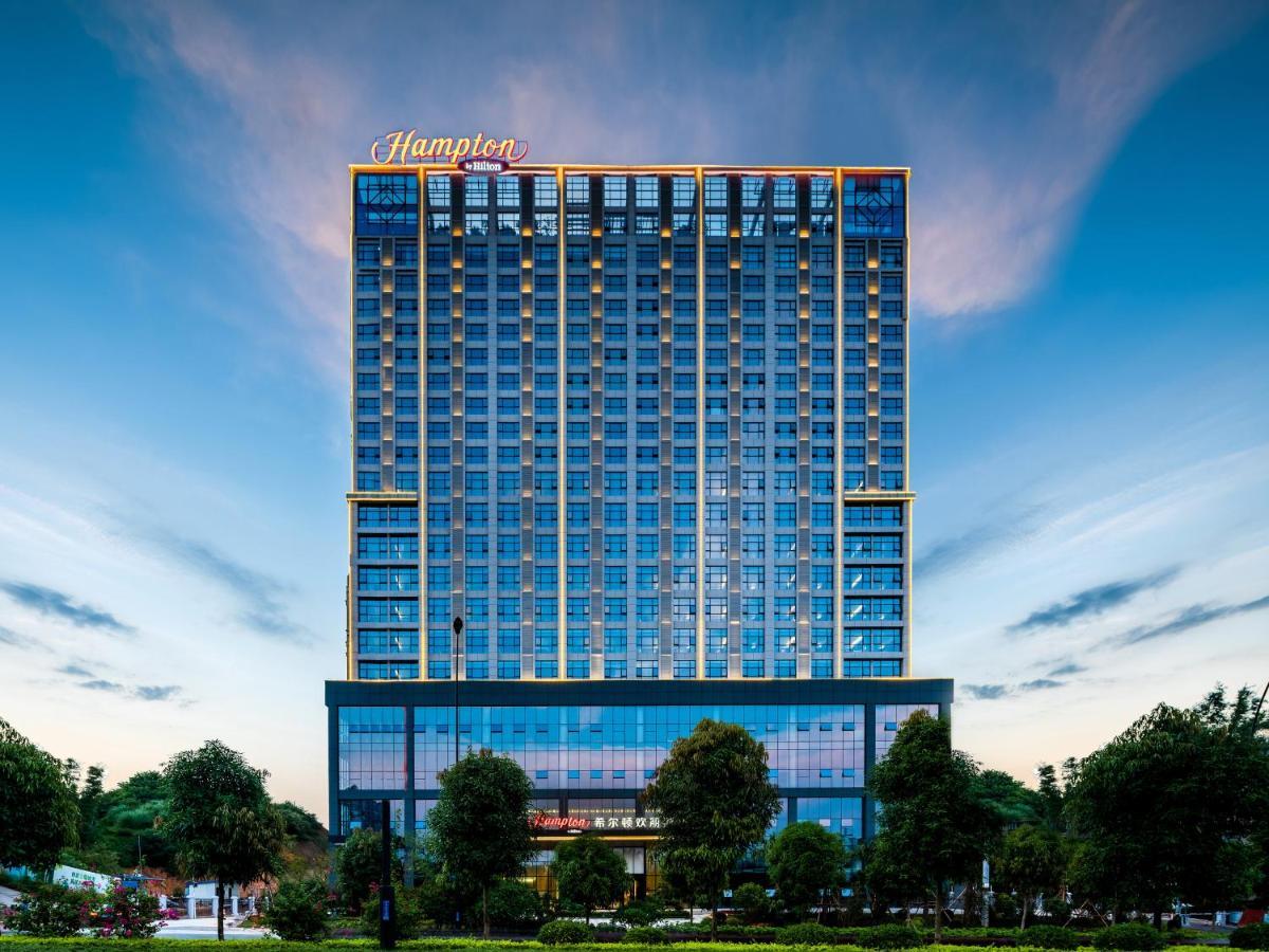 Отель Hampton By Hilton Nanning Wuxiang Экстерьер фото