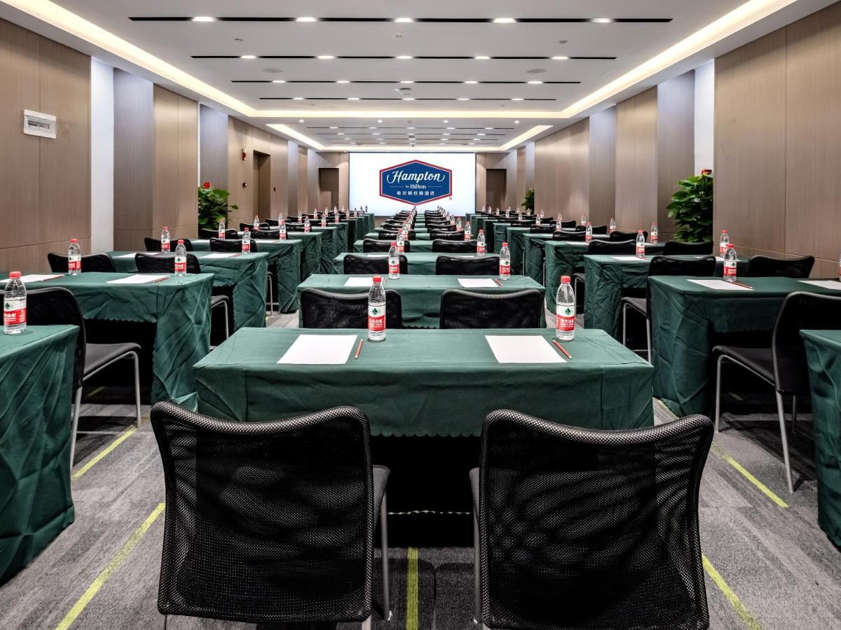 Отель Hampton By Hilton Nanning Wuxiang Экстерьер фото