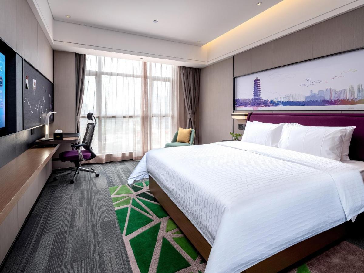 Отель Hampton By Hilton Nanning Wuxiang Экстерьер фото
