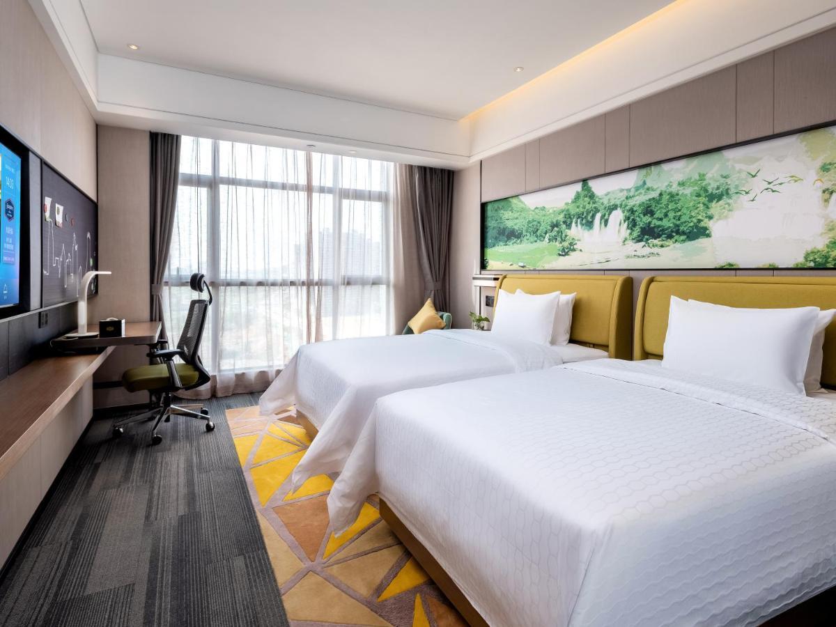Отель Hampton By Hilton Nanning Wuxiang Экстерьер фото