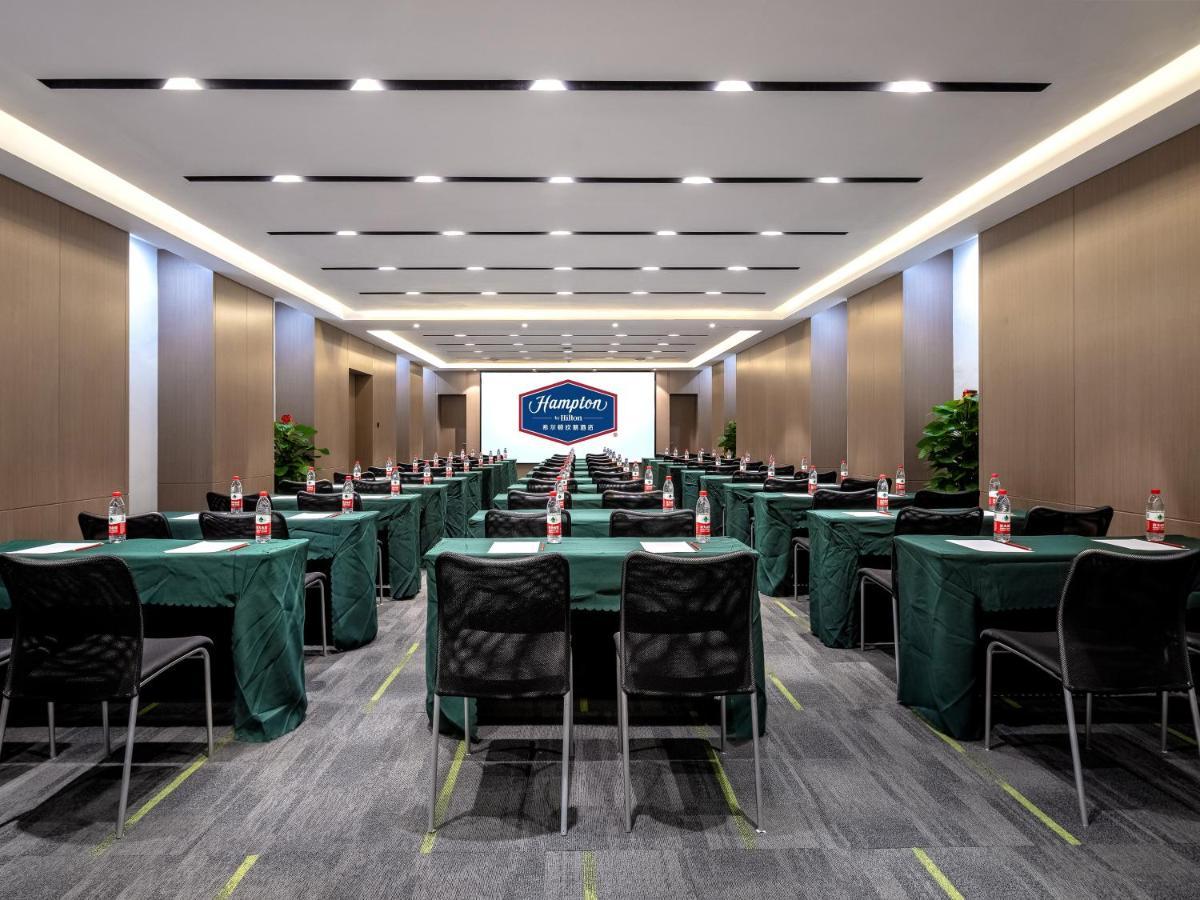 Отель Hampton By Hilton Nanning Wuxiang Экстерьер фото