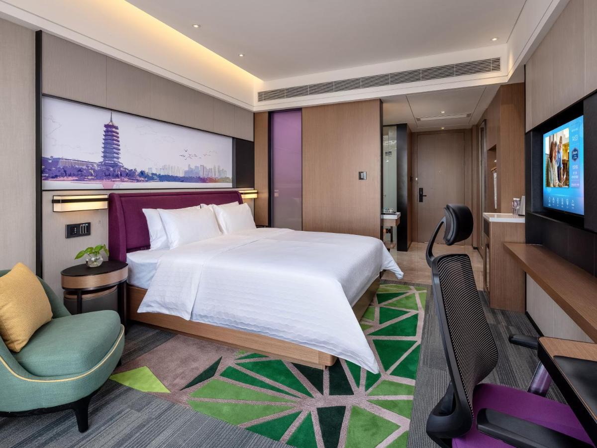 Отель Hampton By Hilton Nanning Wuxiang Экстерьер фото