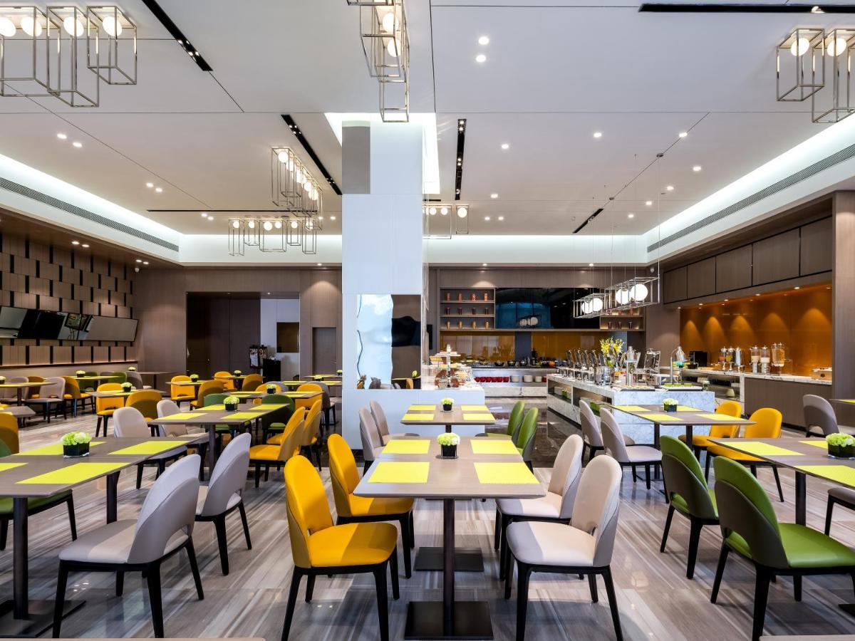 Отель Hampton By Hilton Nanning Wuxiang Экстерьер фото