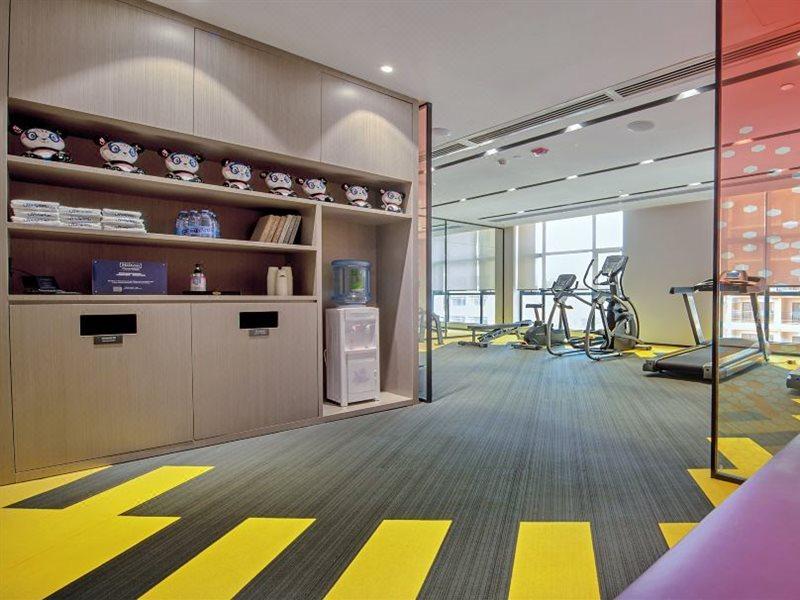 Отель Hampton By Hilton Nanning Wuxiang Экстерьер фото